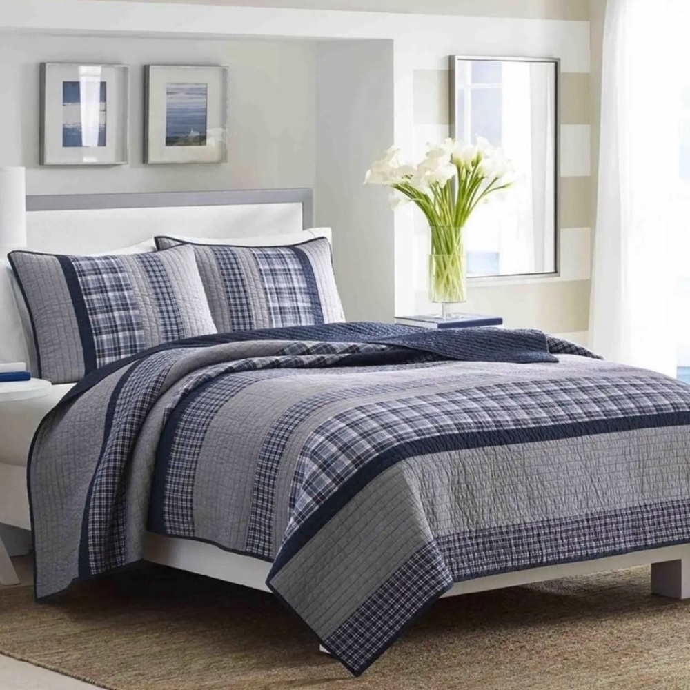 Nautica Adelson 100% Cotton Reversible Navy Quilt in King Size Retails$350